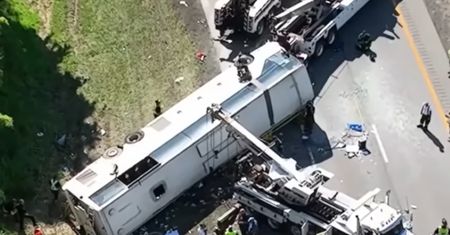 Autokar wracał z wycieczki. Zginęło pięć osób