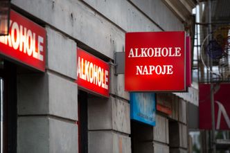 Koronawirus. Maleją długi firm sprzedających alkohole