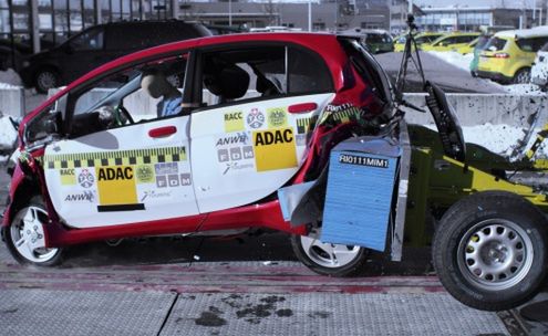 Mitsubishi iMiEV Crash