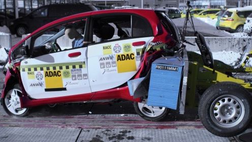 Mitsubishi iMiEV Crash