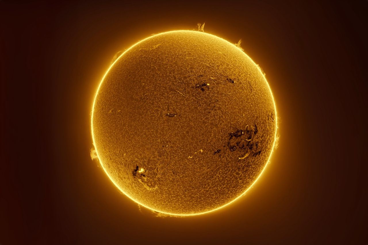 Miguel Claro pokazał niezwykłe szczegóły powierzchni Słońca.