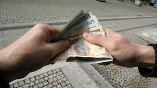 Jelenia Góra: Fałszywe banknoty w obiegu. Policja apeluje o czujność