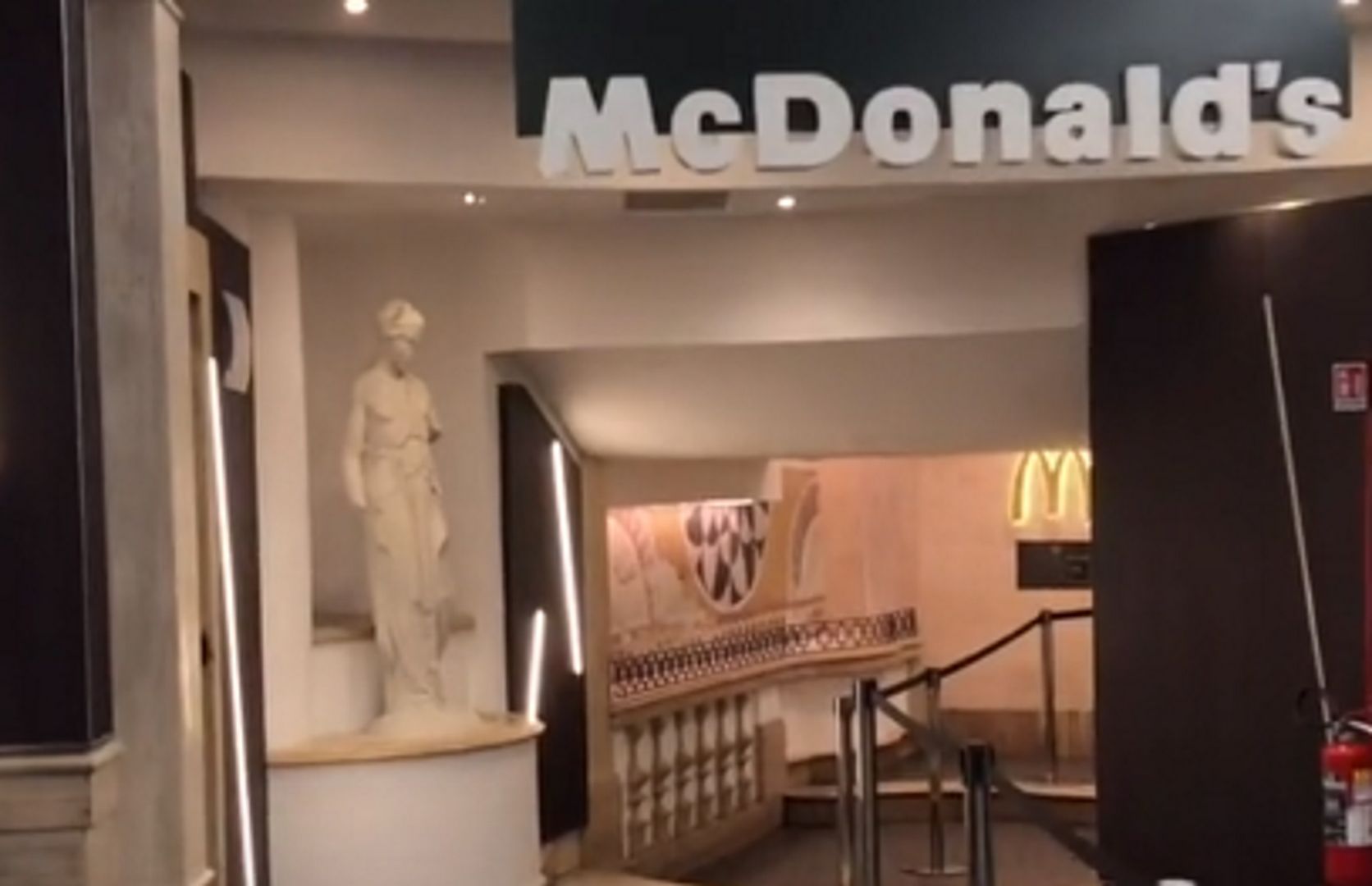 Najpiękniejszy McDonald's na świecie. Klientce opadała szczęka