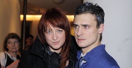 Matylda Damięcka na starym zdjęciu z bratem. "Forma zrobiona, zanim to było modne"
