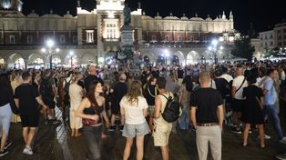 Zapraszają ludzi na Rynek Główny w Krakowie na "największe wesele w Polsce". Miasto: Impreza nielegalna, nie bierzcie udziału!