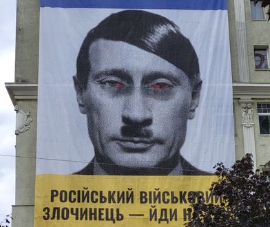 Putin zawisł w Poznaniu. Ogromna grafika na kamienicy