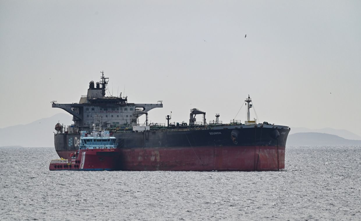 Atak na Morzu Czarnym. "Nieznany obiekt" uderzył w grecki tankowiec