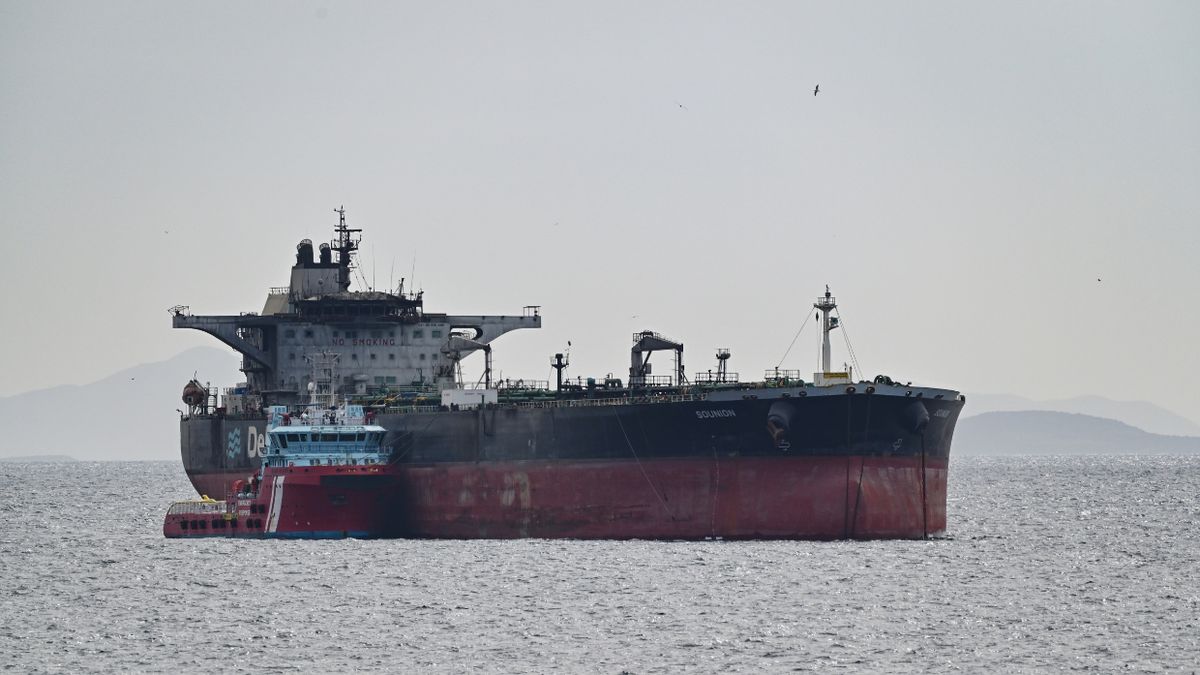 Atak na grecki tankowiec