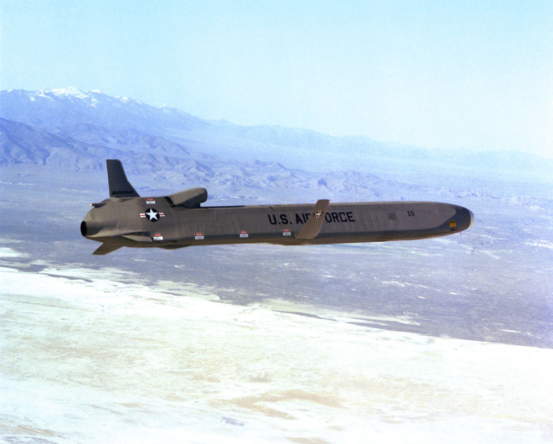 Pocisk AGM-86 w locie