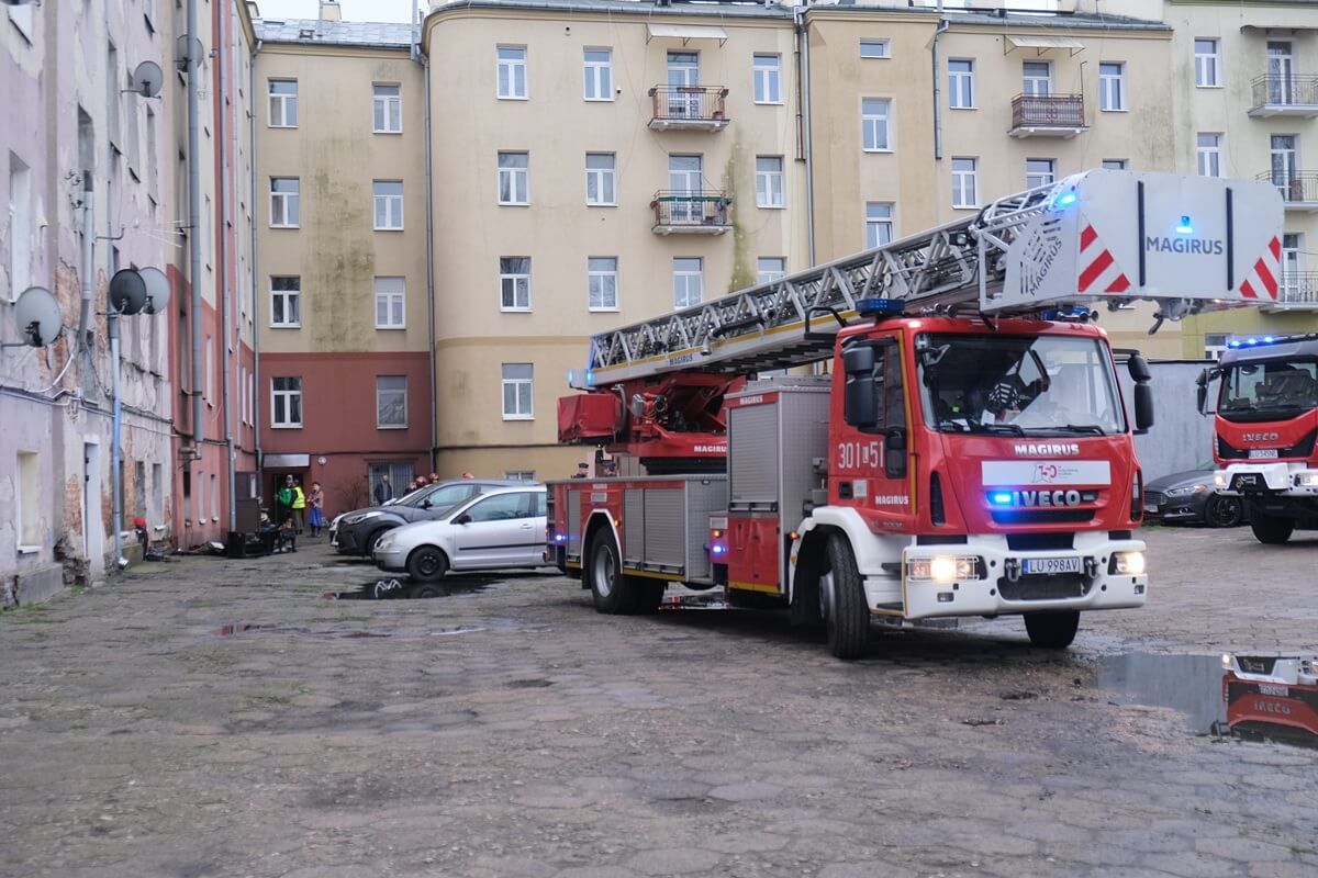 Pożar mieszkania w kamienicy przy ul. Kunickiego w Lublinie