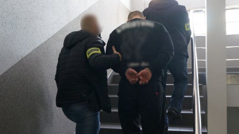 Śląskie. 33-letni włamywacz ze Świętochłowic odpowie także za posiadanie narkotyków.