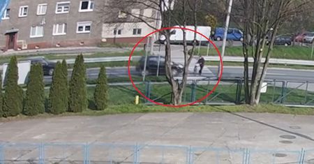 Potrącenie pieszego. Mężczyzna przeleciał kilka metrów