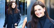 Katie Holmes w eleganckiej stylówce CZARUJE uśmiechem na New York Fashion Week (ZDJĘCIA)