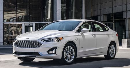 Ford zakończył produkcję Fusiona. Mondeo pozostaje w ofercie