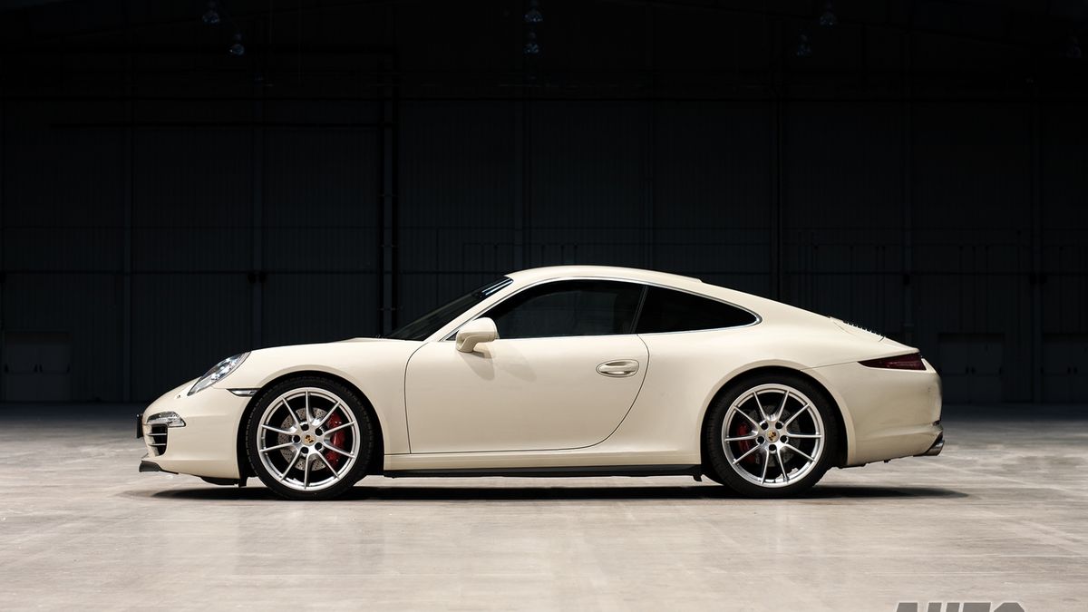 Porsche 911 50th Anniversary Edition (991)