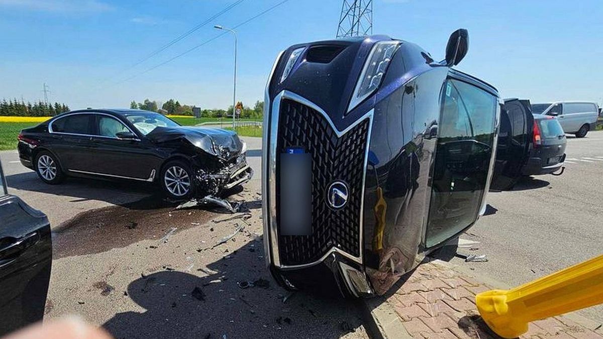 Zderzenie lexusa z BMW