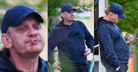 Odmieniony Bartosz Żukowski zaciąga się papierosem. Pamiętacie jeszcze Waldusia ze "Świata według Kiepskich"? (ZDJĘCIA)