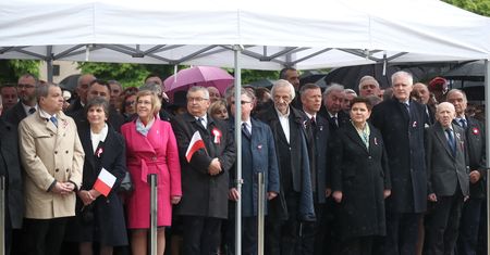 "Radykalizm Barbary Nowak przyda się w wyborach". Partyjna rozgrywka w PiS wygrała ze szczepieniami