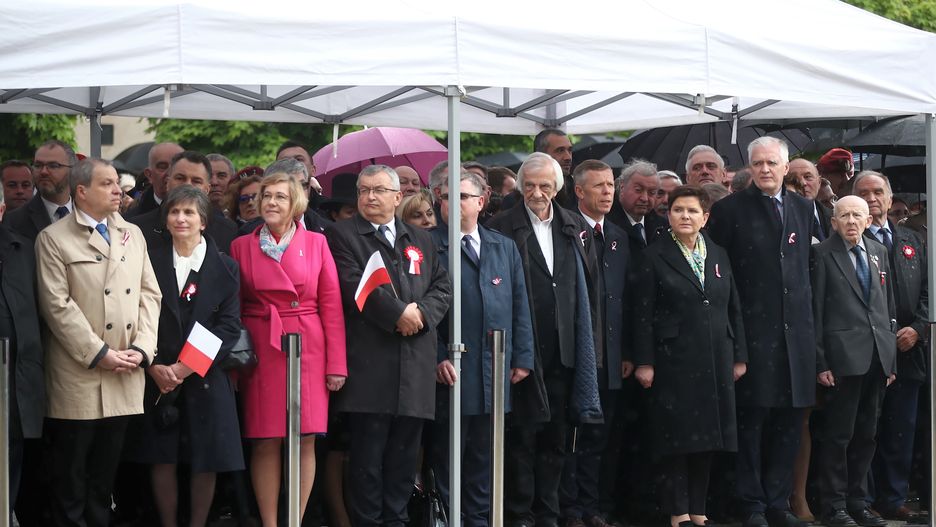 Za decyzją o pozostawieniu Barbary Nowak na stanowisku stoi również wewnętrzna rozgrywka między szefem klubu PiS Ryszardem Terleckim a byłą premier Beatą Szydło (Fot. Łukasz Gągulski, PAP)