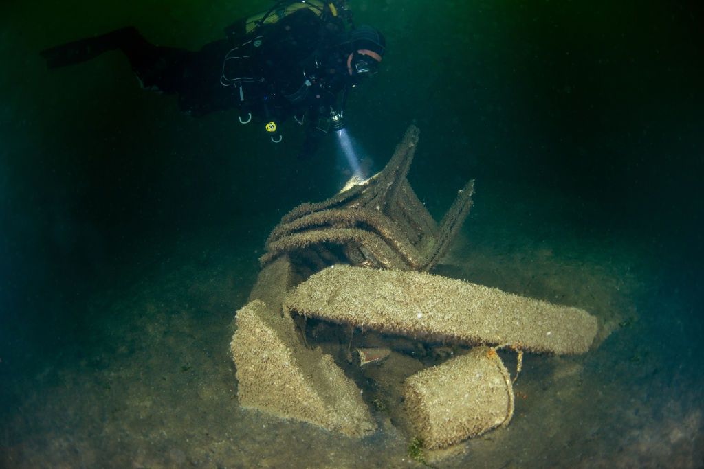 Nurkowali w jeziorze w Azji. Dokonali niezwykłego odkrycia