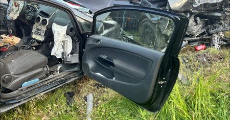 Tragiczny wypadek w Strzyżewie. Kierowca zginął, dwie osoby ranne