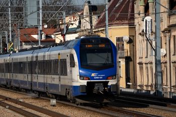 To najbardziej oblegany dworzec kolejowy w Polsce. Zaskakująca zmiana miejsc