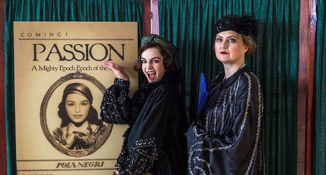 Agnieszka Więdłocha i Izabela Kuna w „Drunk History - Pół litra historii 2”