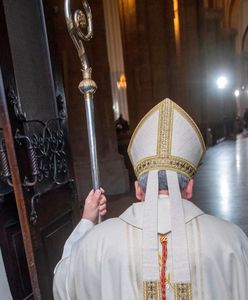 Koronawirus. Na bierzmowaniu tłum ludzi. Ksiądz: młodzi się tak garnęli