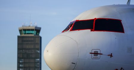 Hiszpanie mają swój Radom. Rząd chce umieścić imigrantów na pustym lotnisku