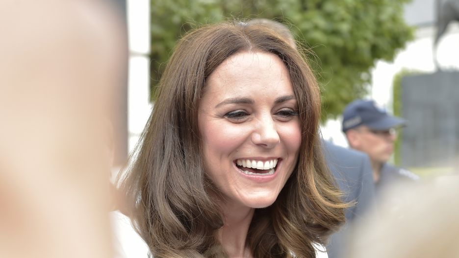 Księżna Kate przyłapana w tanim londyńskim pubie.