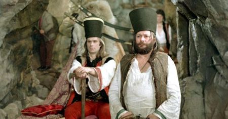 Każdy chciał być jak on. Jak dobrze znasz ten kultowy serial i film o zbójniku?