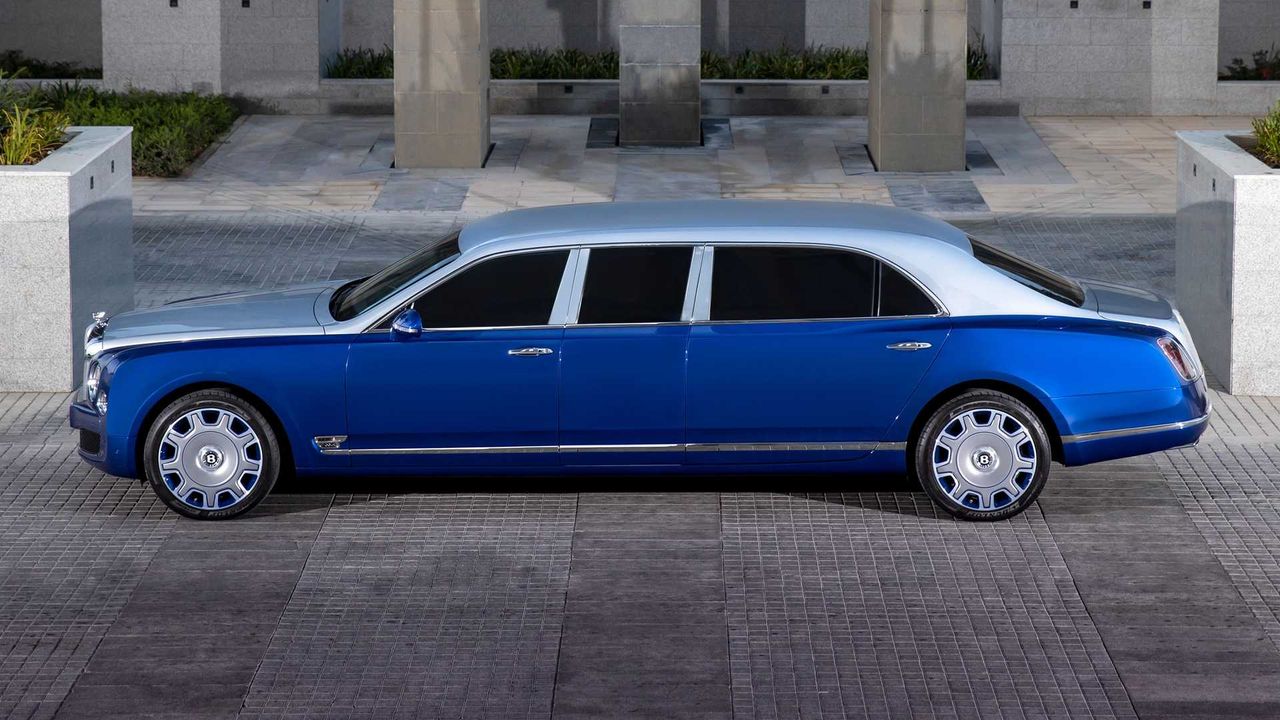 Bentley Mulsanne Grand Limousine (2015)