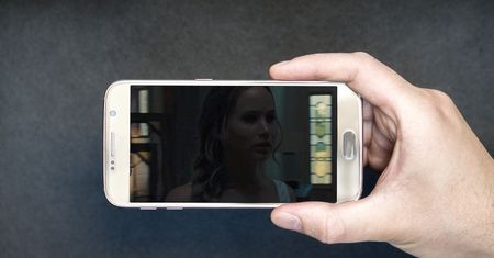 Autorzy filmu Mother! chcieli, by dobrze się go oglądało ...na smartfonie