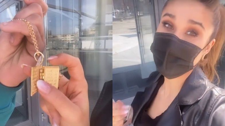 Ida Nowakowska dostała od fana biblię na łańcuszku 