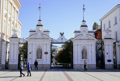 Profesor UW oskarżany o molestowanie przechodzi na emeryturę