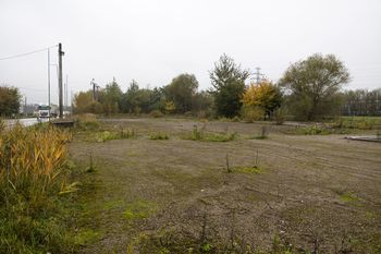 Kraków: Wysypisko śmieci na Rybitwach. Ale wysprzątane! A pamiętacie co tu się walało dwa lata temu?