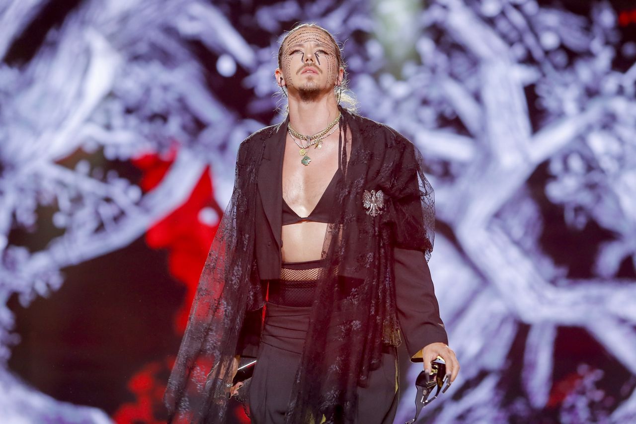 Michał Szpak zaskakiwał widownię nowym wizerunkiem 