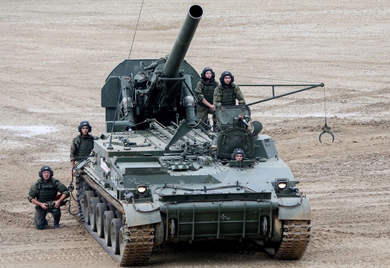 Samobieżny moździerz 2S4 Tulipan - na zdjęciu w służbie rosyjskiej