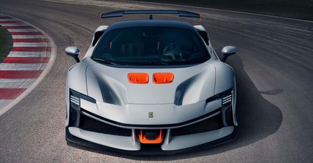 Ferrari SF90 XX debiutuje w wersjach Stradale i Spider. Tak, nadają się na drogi