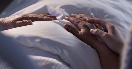 Ten zapach zwiastuje śmierć. Jest wyczuwany przez umierającego