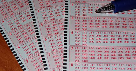 Seryjne wygrane w Lotto. Polacy mają szczęście, "szóstka" padła szósty raz z rzędu