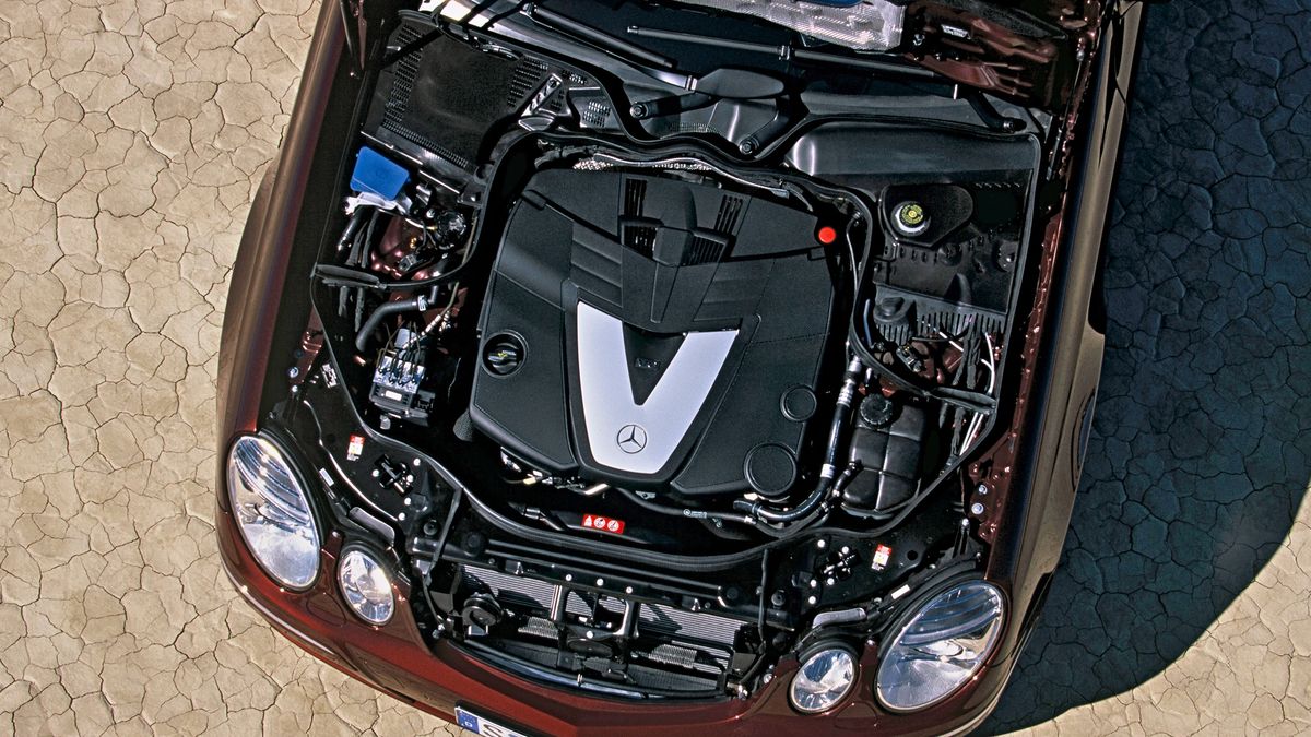 Silnik 3.0 CDI pod maską Mercedesa Klasy E W211