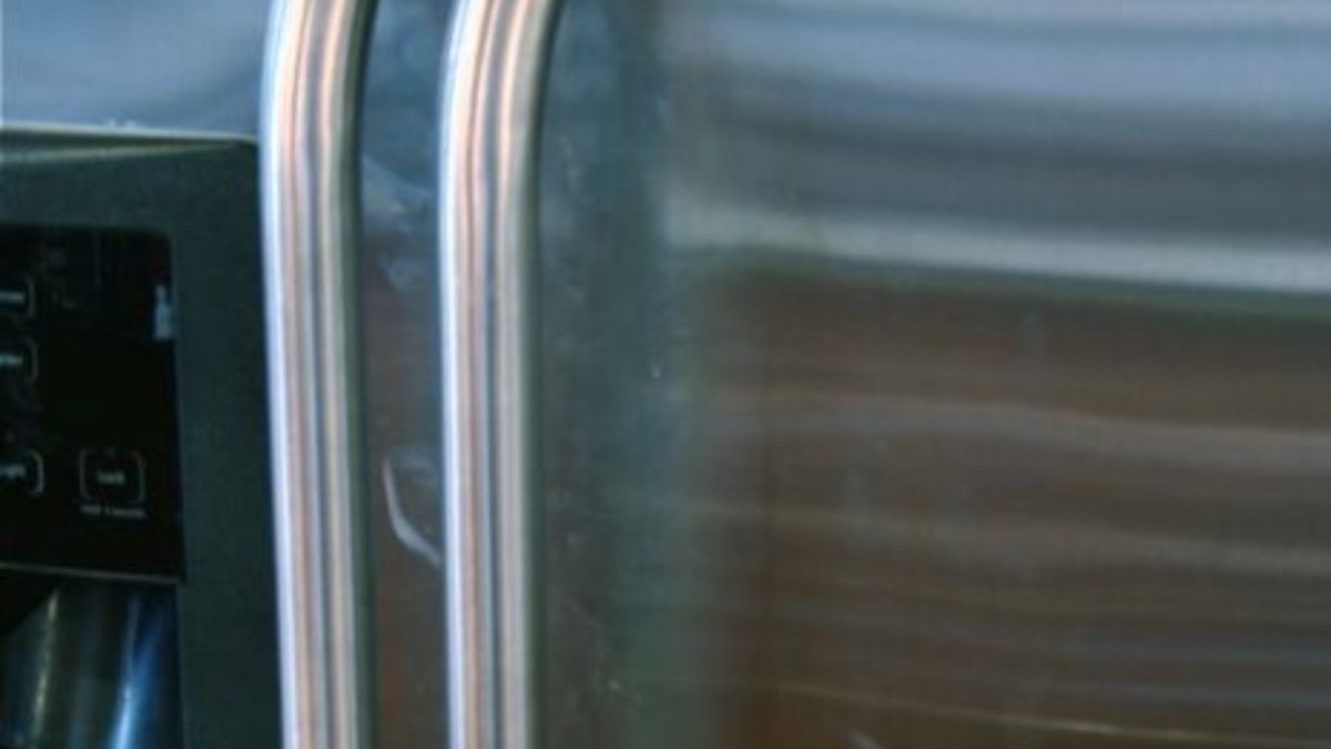 Jak usunąć odciski palców z lodówki ze stali nierdzewnej? 