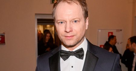 Maciej Stuhr zapytany o ojca. "W niektórych rzeczach chciałem być inny"