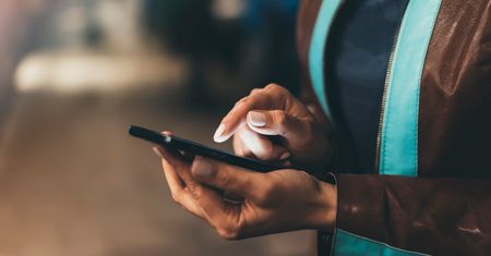 Kiano Elegance 6: nowy smartfon z dużą baterią. Raz naładowany będzie działać dwie doby