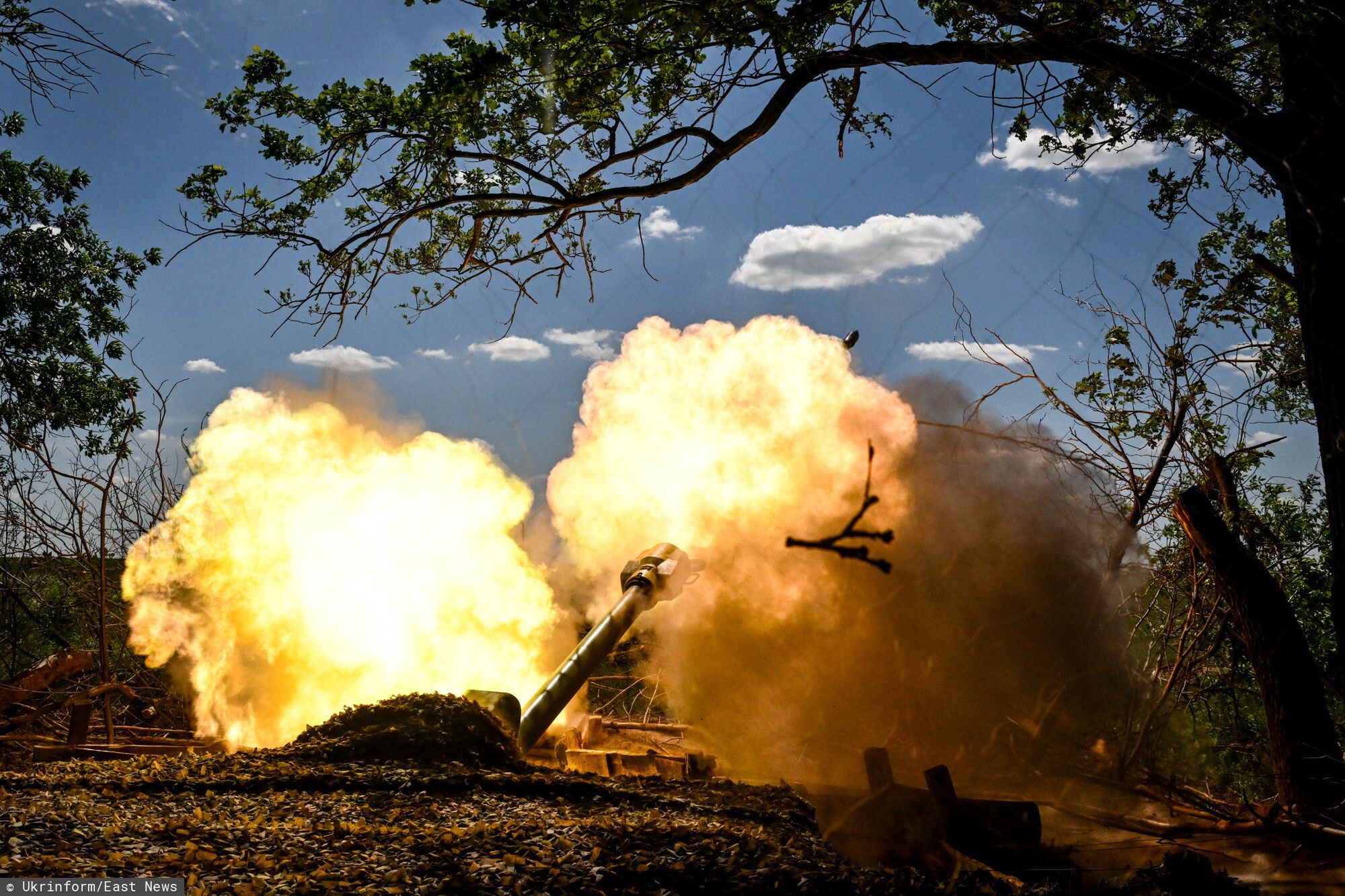 Wojna w Ukrainie rok 2025Soldiers from the artillery crew of the Striletskyi Special Forces Police Battalion of the Main Department of the National Police in the Zaporizhzhia region fire a 122-mm howitzer D-30 at the positions of Russian troops in the Zaporizhzhia region, Ukraine, on May 23, 2025. (Photo by Dmytro Smolienko/Ukrinform)Dmytro Smolienko