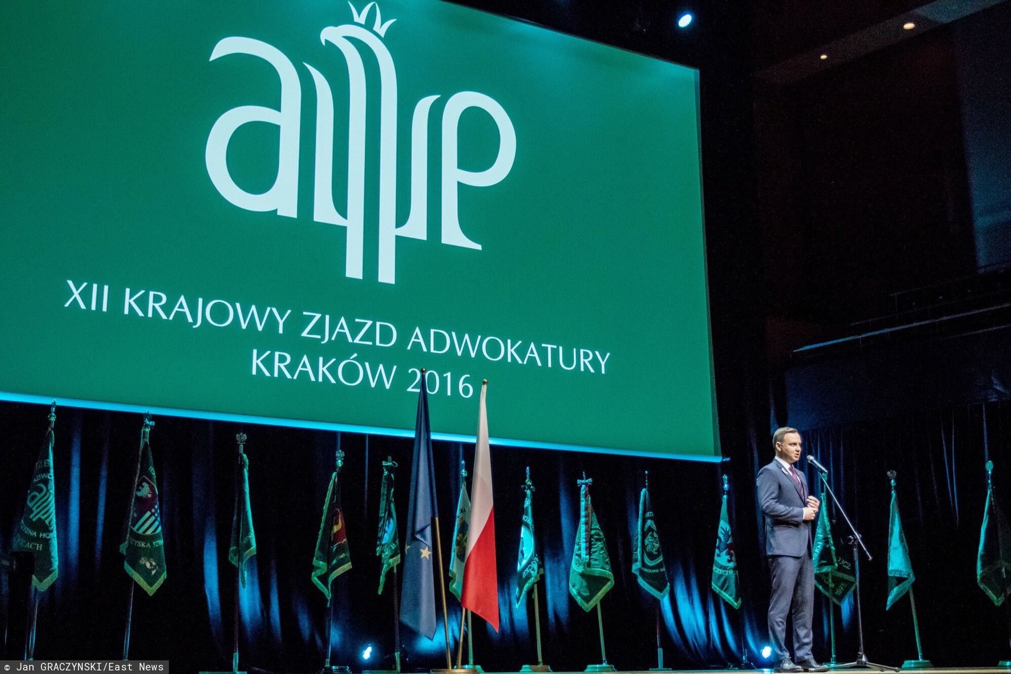 Prezydent Duda na Krajowym Zje?dzie AdwokaturyFot. Jan Graczynski / East News  Krakow 25.11.2016 Prezydent Andrzej Duda na Krajowym Zjezdzie Adwokatury w Centrum Kongresowym ICE Krakow n/z: Prezydent RP Andrzej DudaJAN GRACZYNSKI