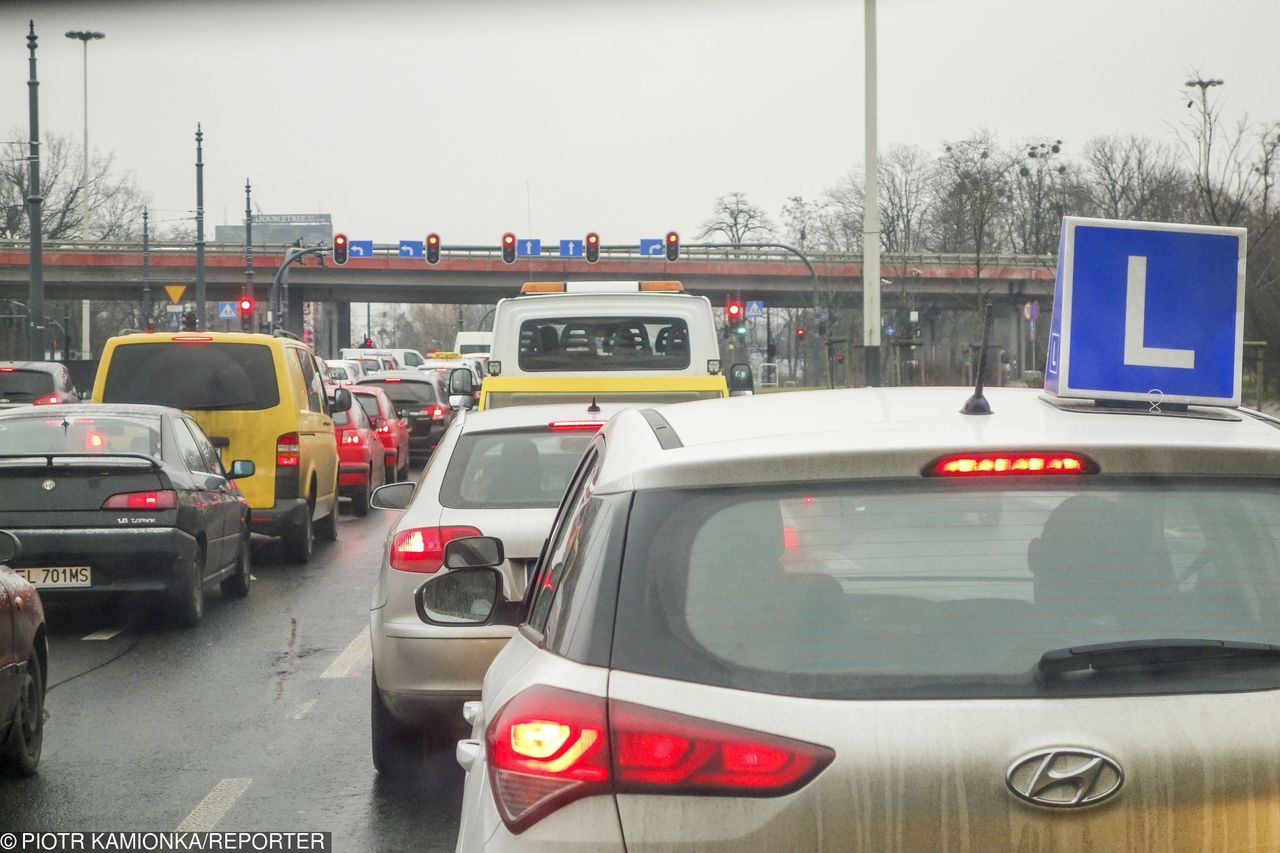 Kurs na prawo jazdy nie musi trwać długo. Znaleźliśmy najszybszą metodę