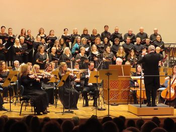 Muzyczne wspomnienia o zmarłych także w filharmoniach. W Zielonej Górze wystąpił Chór FZ, a dziś w Gorzowie zabrzmi Requiem Mozarta