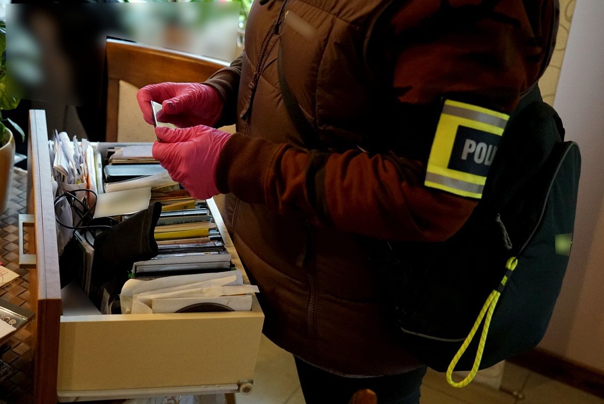 57-latek z Kujaw zatrzymany za posiadanie i udostępnianie treści pedofilskich. W śledztwo zaangażowany Europol